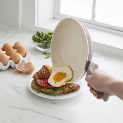 Poêle crème essence pro 20 cm