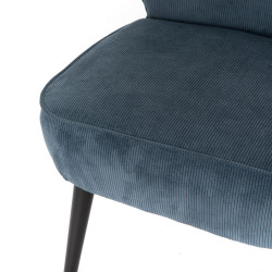 Fauteuil coquille côtelé bleu en velours et bois