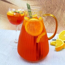 La Carafe Spritz et son mélangeur gradué