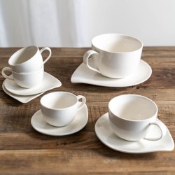 Coffret de 4 tasses à thé avec sous tasses 20 cl Pétale