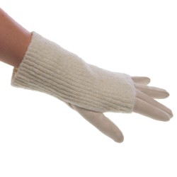 Gants en tricot et suédine crème